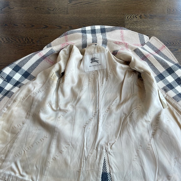 Burberry - Picture 2 of 3